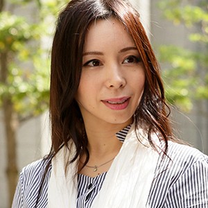 京都美人妻が車内で崩壊する衝撃的中出し調教