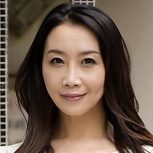 人妻の秘めた性衝動が爆発する瞬間…高城さんと息子の友人との背徳性交